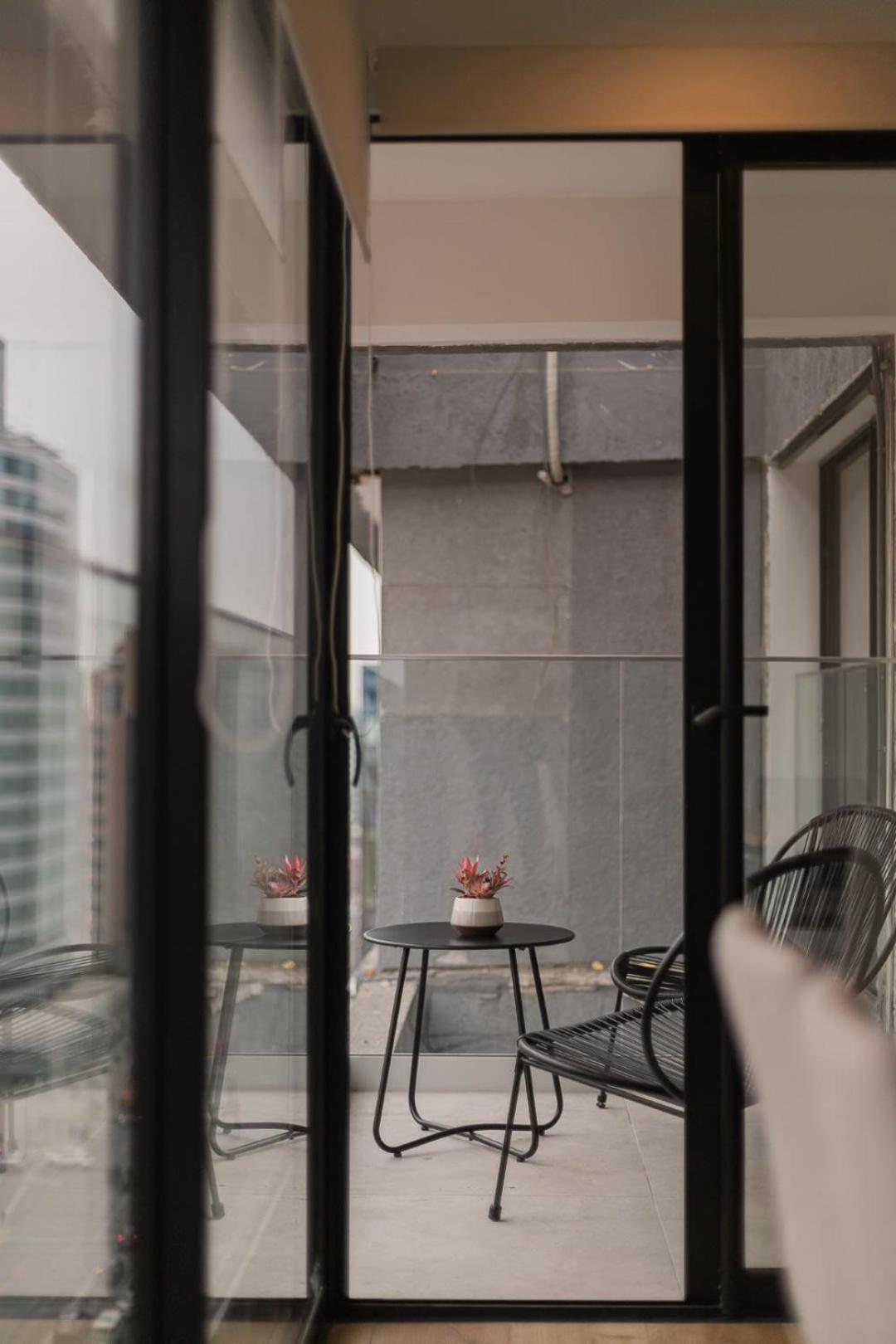 Unwind And Refresh In A Spacious 2-bedroom For 4 *