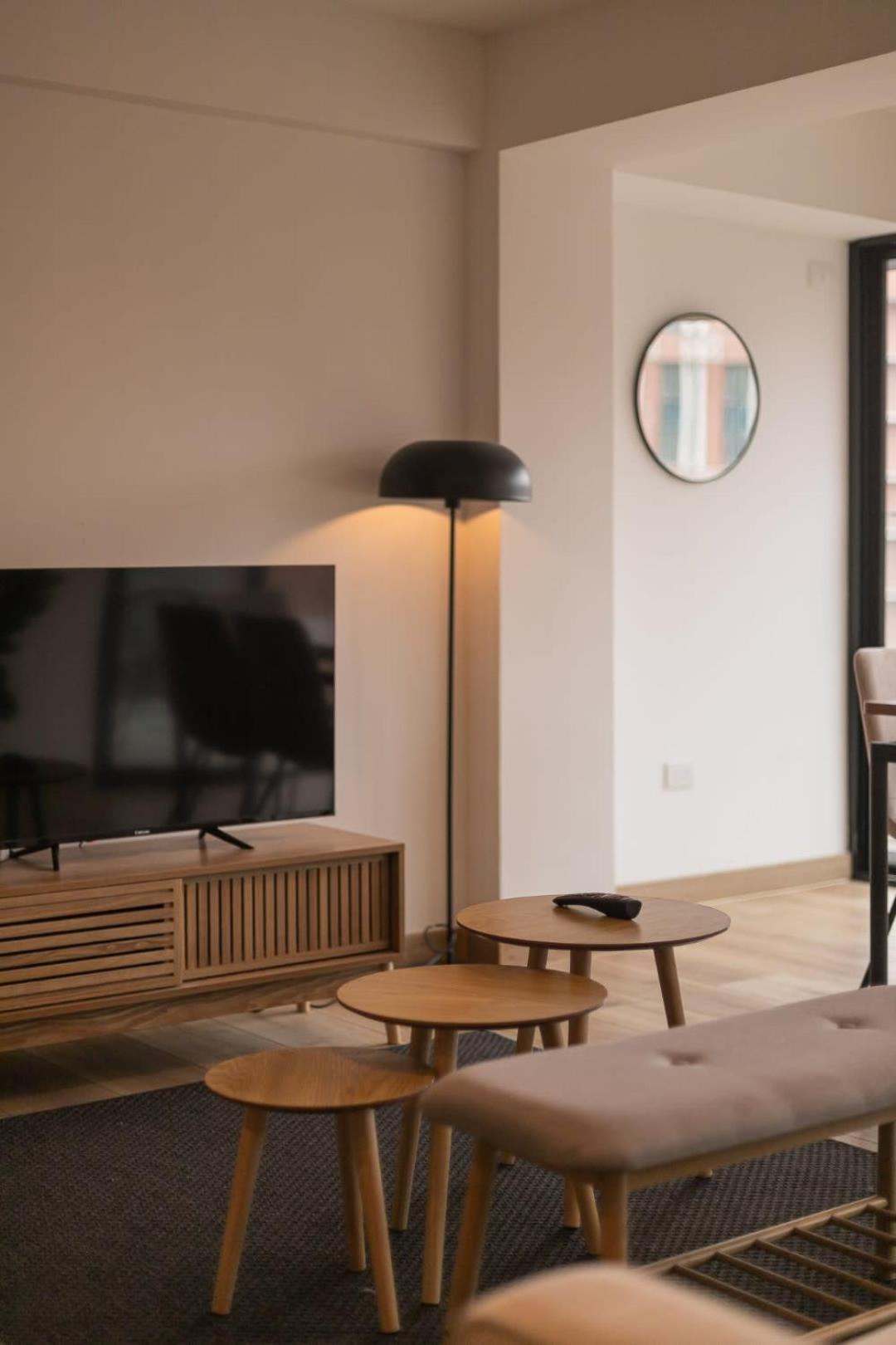 Unwind And Refresh In A Spacious 2-bedroom For 4 Apartment *