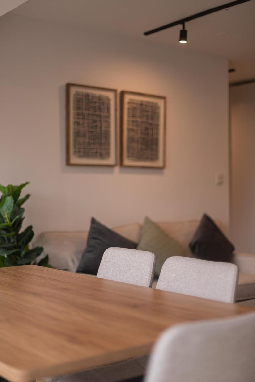 Unwind And Refresh In A Spacious 2-bedroom For 4 Apartment