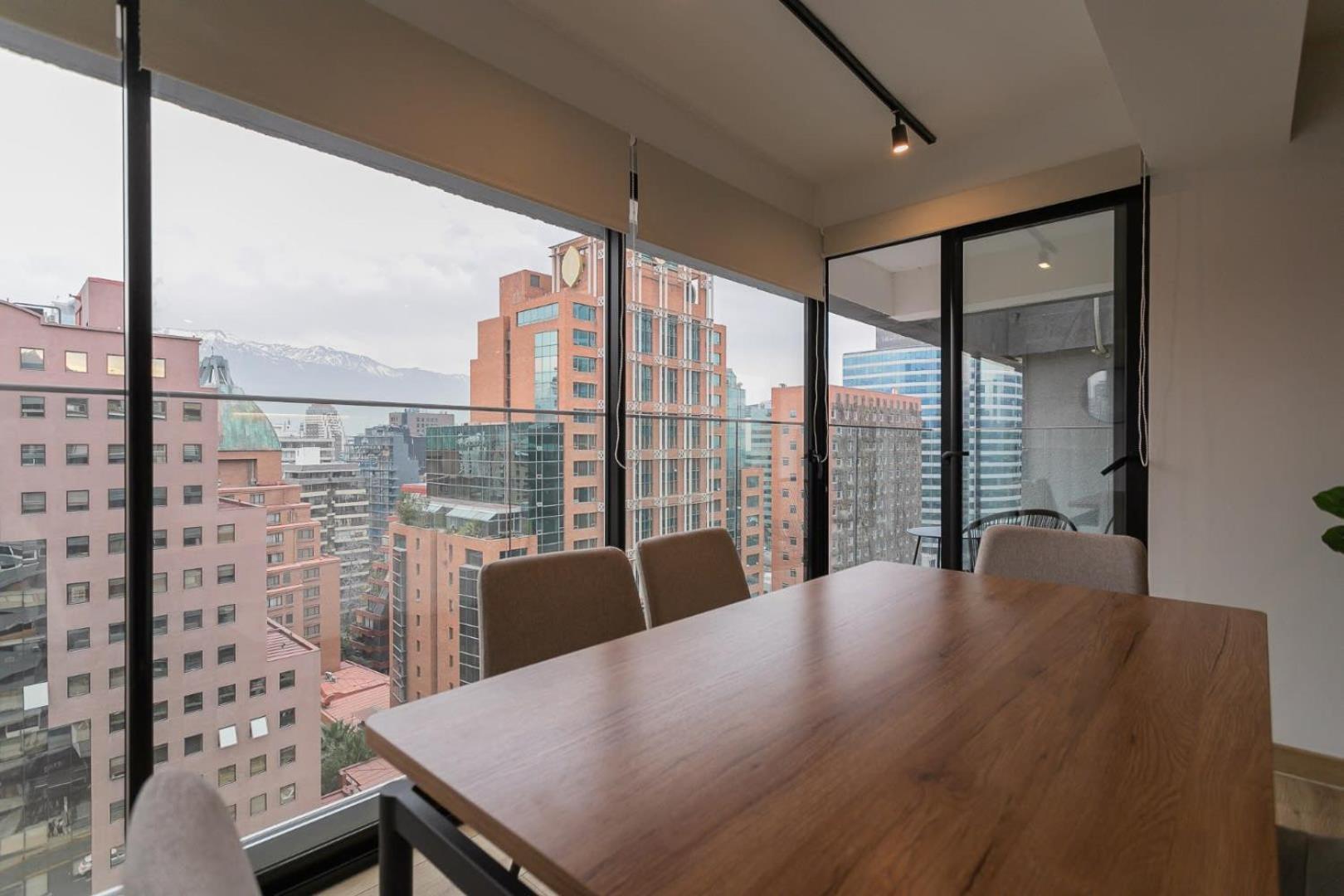 Unwind And Refresh In A Spacious 2-bedroom For 4