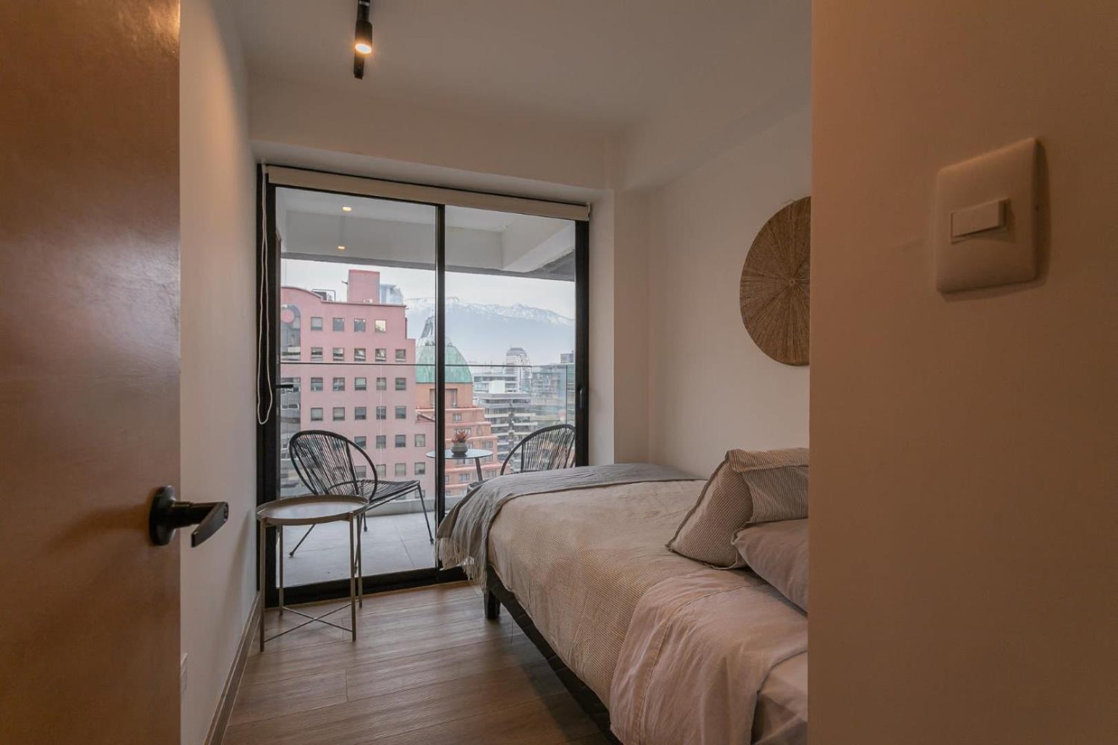 Unwind And Refresh In A Spacious 2-bedroom For 4 Apartamento
