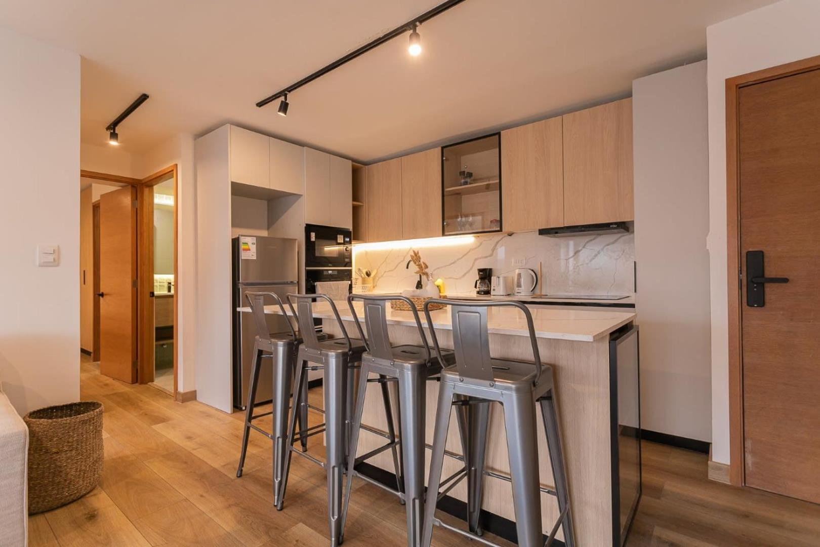 Unwind And Refresh In A Spacious 2-bedroom For 4 *